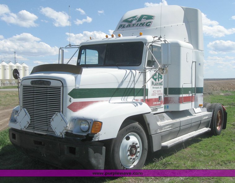 image for item 3963 1994 Freightliner FL120 semi tractor