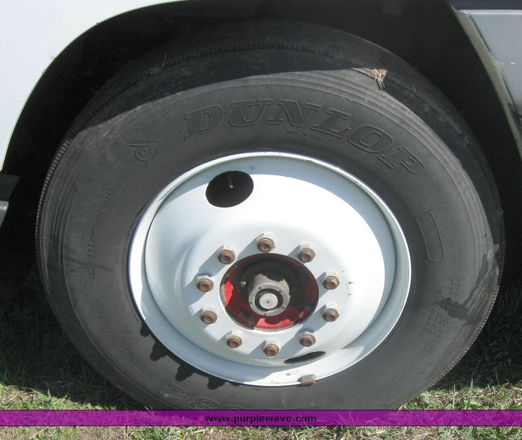 image for item 3963 1994 Freightliner FL120 semi tractor