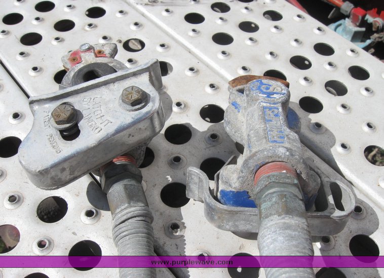 image for item 3963 1994 Freightliner FL120 semi tractor