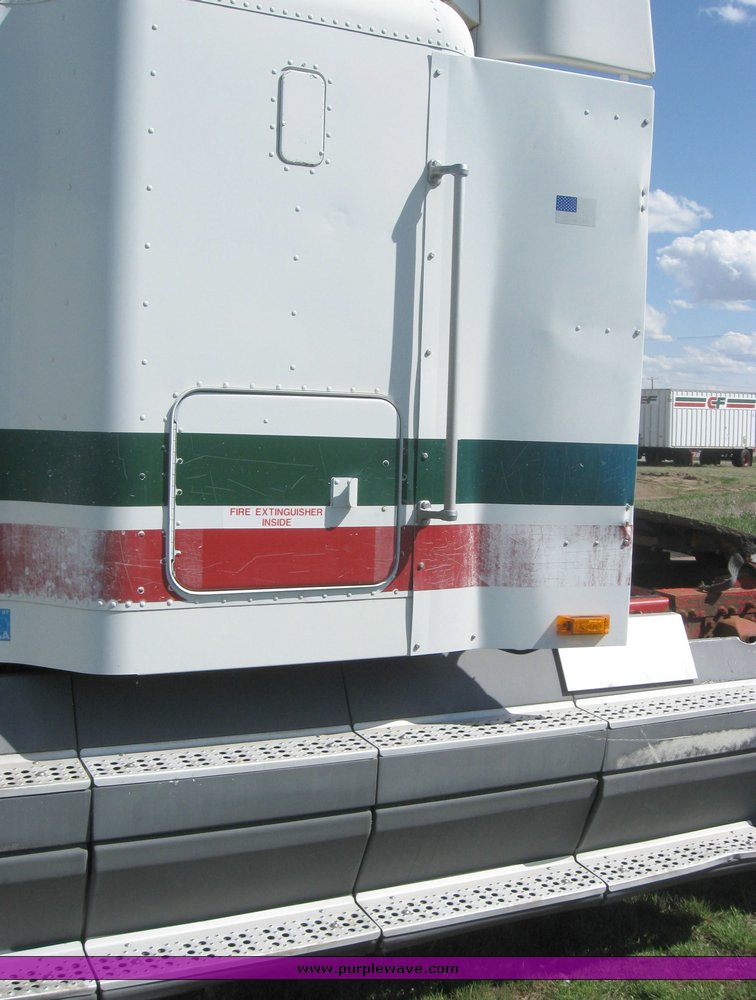 image for item 3963 1994 Freightliner FL120 semi tractor