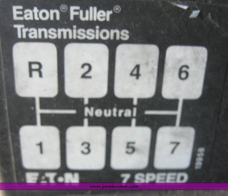 image for item 3963 1994 Freightliner FL120 semi tractor