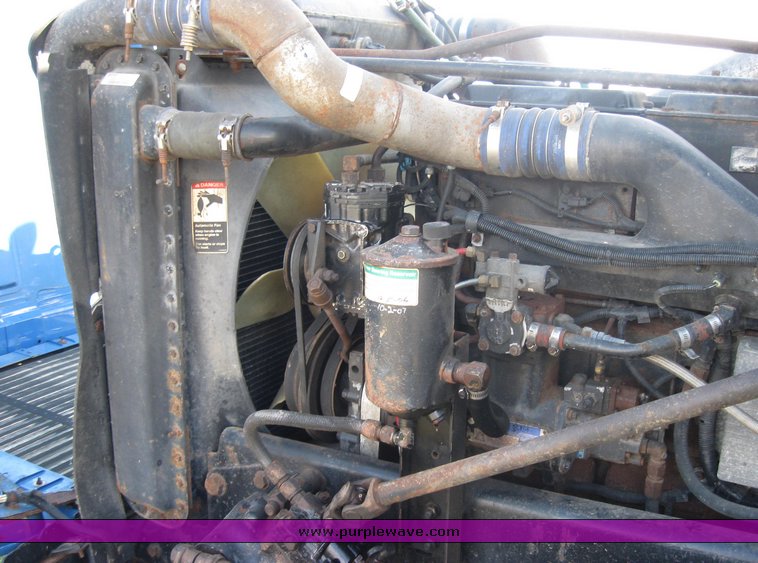 image for item 3964 1997 Freightliner FLD120 semi tractor