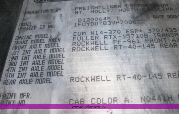 image for item 3964 1997 Freightliner FLD120 semi tractor