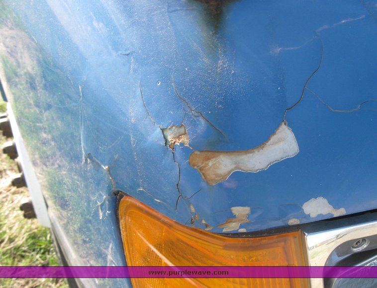 image for item 3965 1997 Freightliner FLD120 semi tractor