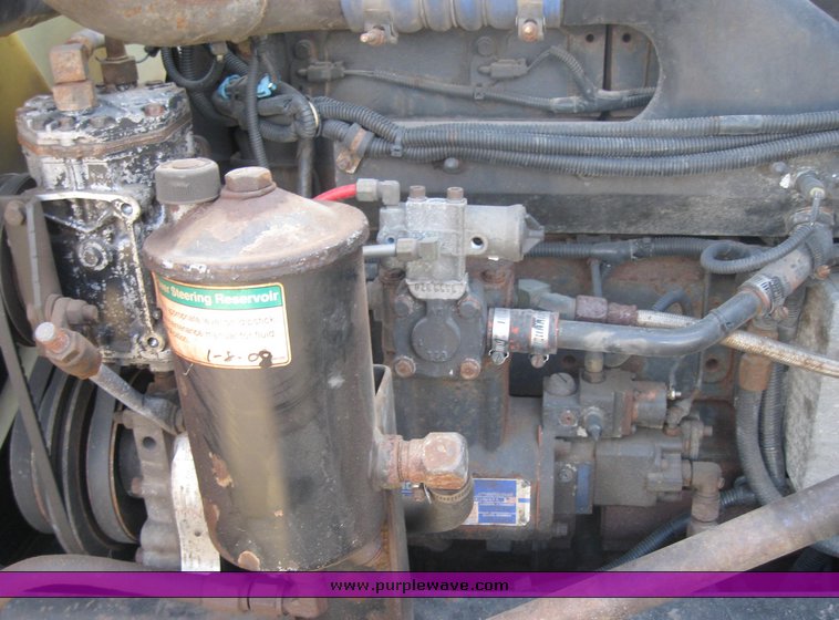 image for item 3965 1997 Freightliner FLD120 semi tractor