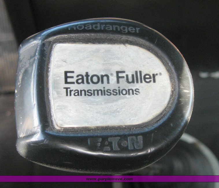 image for item 3965 1997 Freightliner FLD120 semi tractor