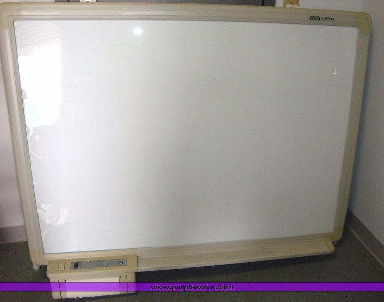 image for item 1109 Plusboard BF-0305 electronic white board