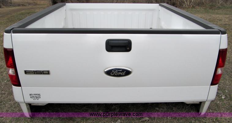 image for item 1110 2007 Ford F150 pickup bed