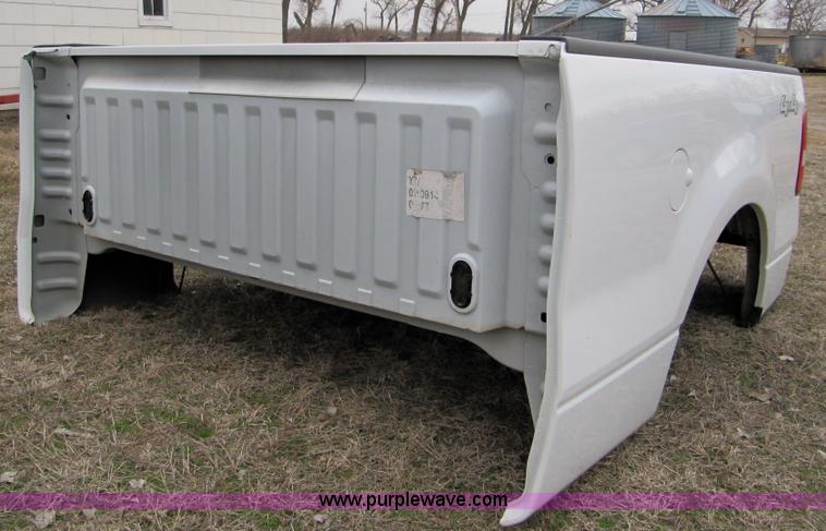 image for item 1110 2007 Ford F150 pickup bed