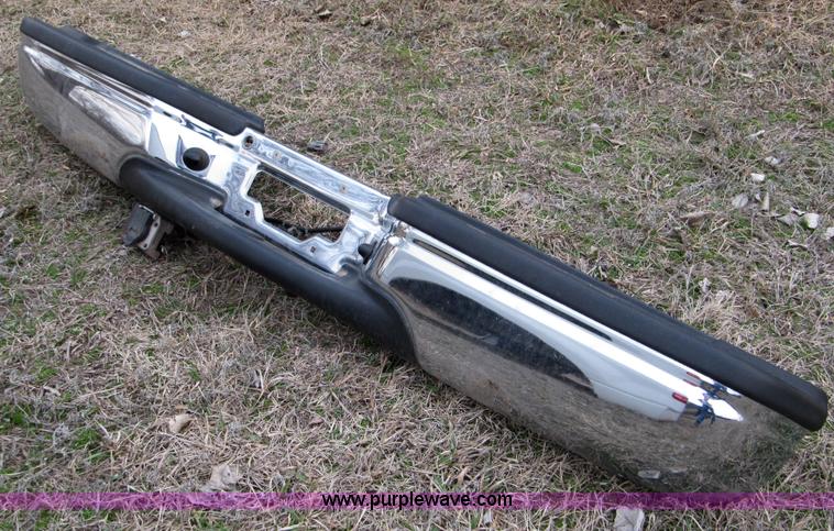 image for item 1111 2001 Ford F250 bed