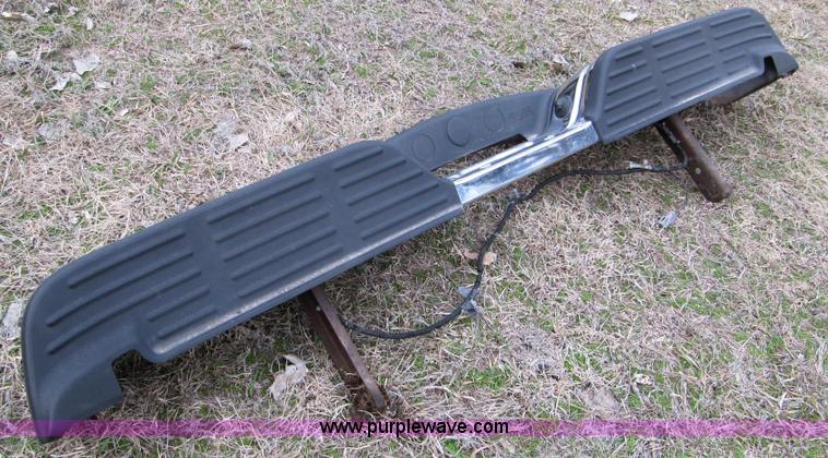 image for item 1111 2001 Ford F250 bed