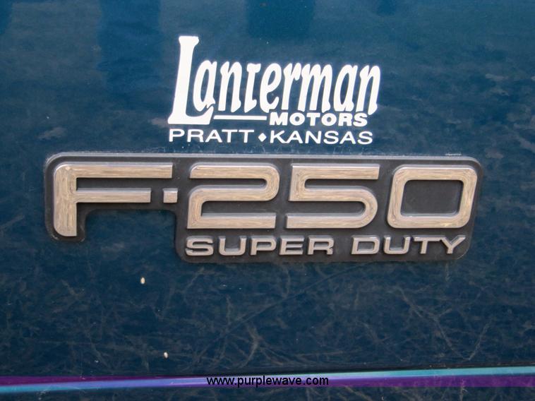 image for item 1111 2001 Ford F250 bed