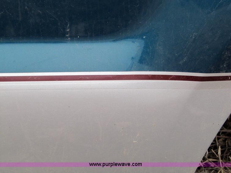 image for item 1111 2001 Ford F250 bed