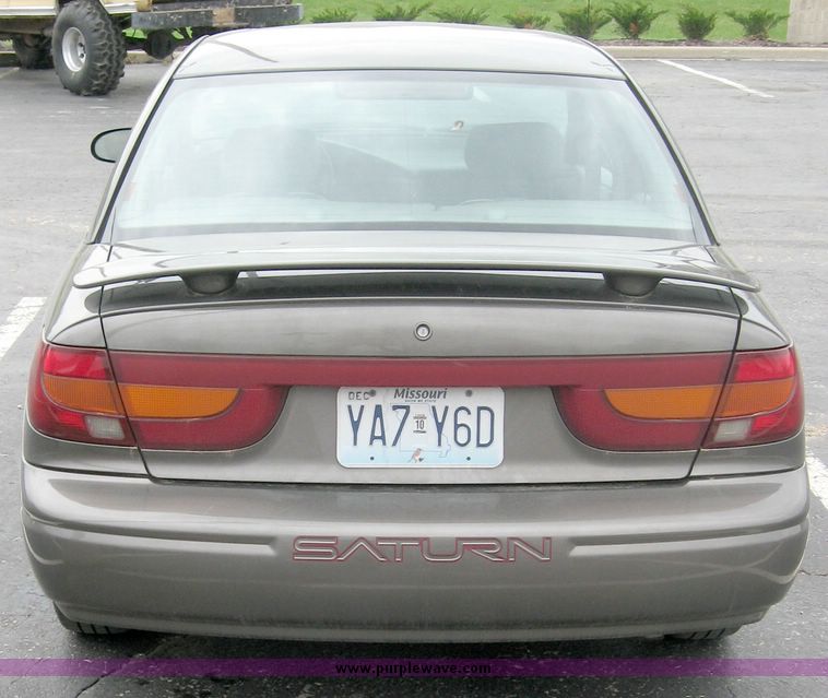 image for item 2015 2000 Saturn SL2