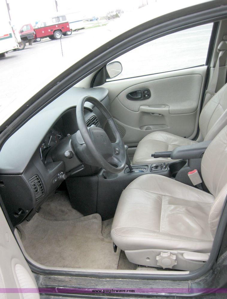 image for item 2015 2000 Saturn SL2