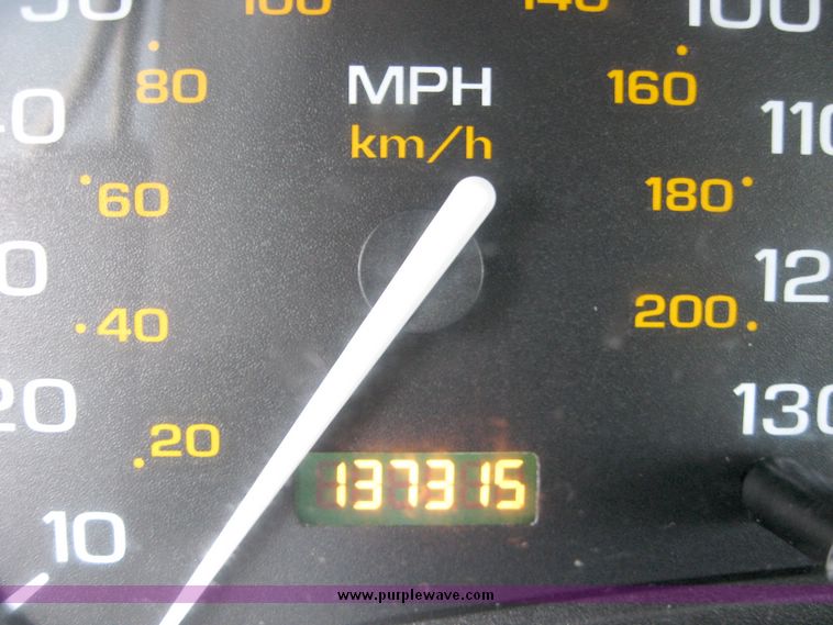 image for item 2015 2000 Saturn SL2