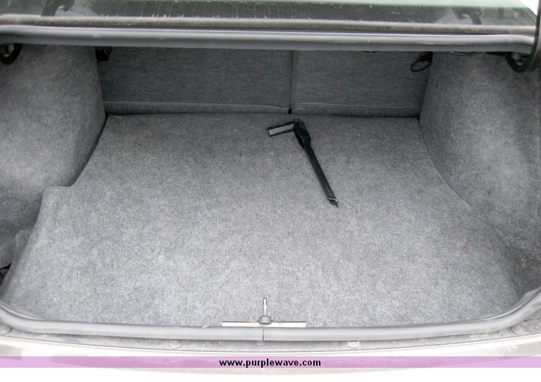 image for item 2015 2000 Saturn SL2