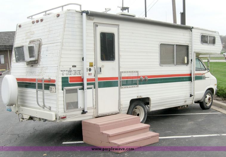 image for item 2016 1977 Dodge F40 motor home