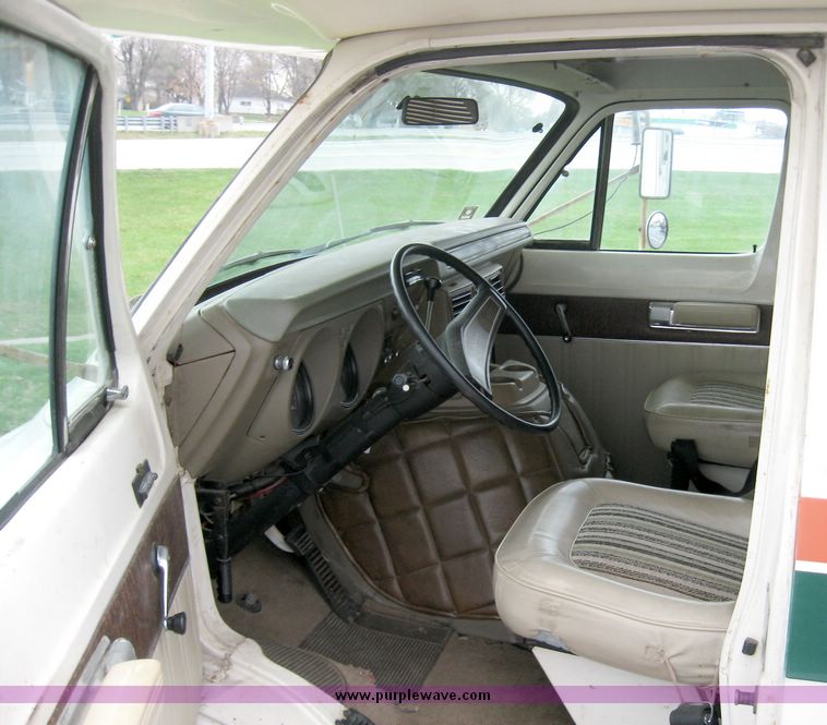 image for item 2016 1977 Dodge F40 motor home