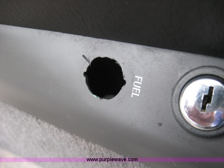 image for item 2018 1999 Lincoln Continental