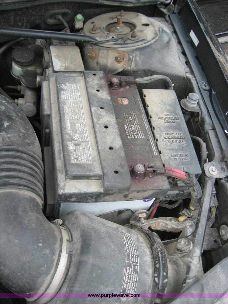 image for item 2018 1999 Lincoln Continental