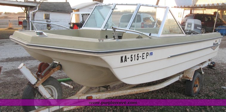 image for item 3266 1971 Glass Master 15' tri-hull walk through boat