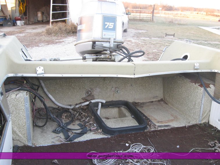 image for item 3266 1971 Glass Master 15' tri-hull walk through boat