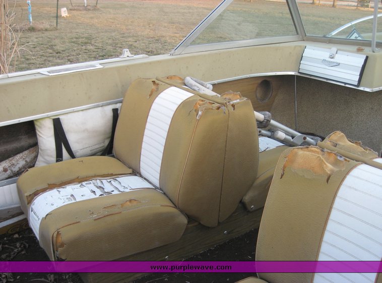 image for item 3266 1971 Glass Master 15' tri-hull walk through boat