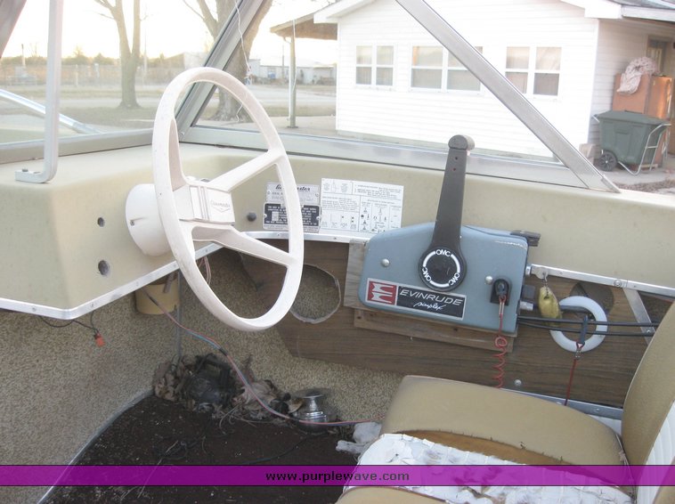 image for item 3266 1971 Glass Master 15' tri-hull walk through boat