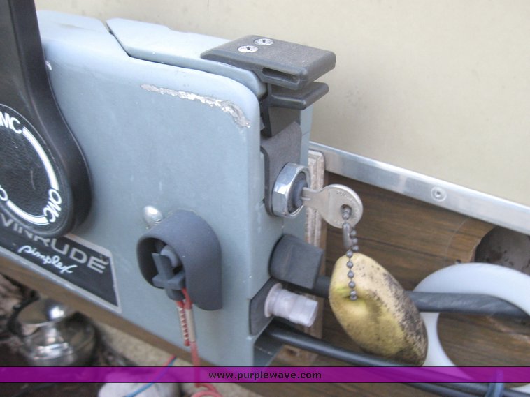 image for item 3266 1971 Glass Master 15' tri-hull walk through boat