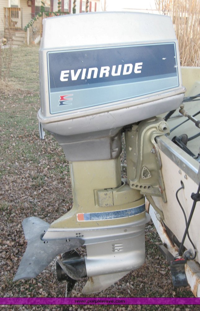 image for item 3266 1971 Glass Master 15' tri-hull walk through boat