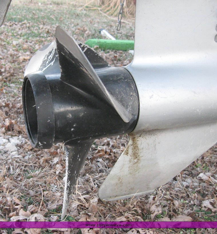 image for item 3266 1971 Glass Master 15' tri-hull walk through boat