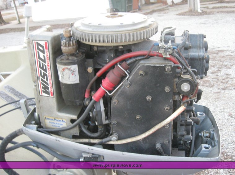 image for item 3266 1971 Glass Master 15' tri-hull walk through boat