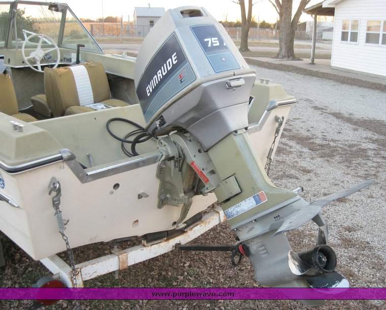 image for item 3266 1971 Glass Master 15' tri-hull walk through boat