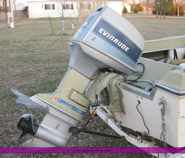 image for item 3266 1971 Glass Master 15' tri-hull walk through boat