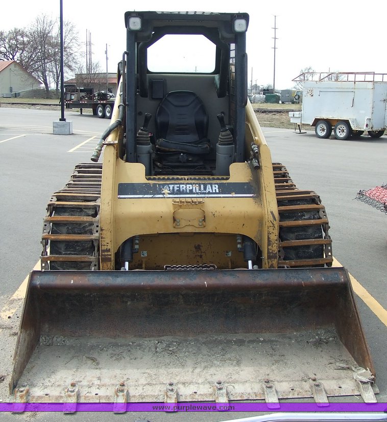 image for item 6668 2000 Caterpillar 246 skid steer