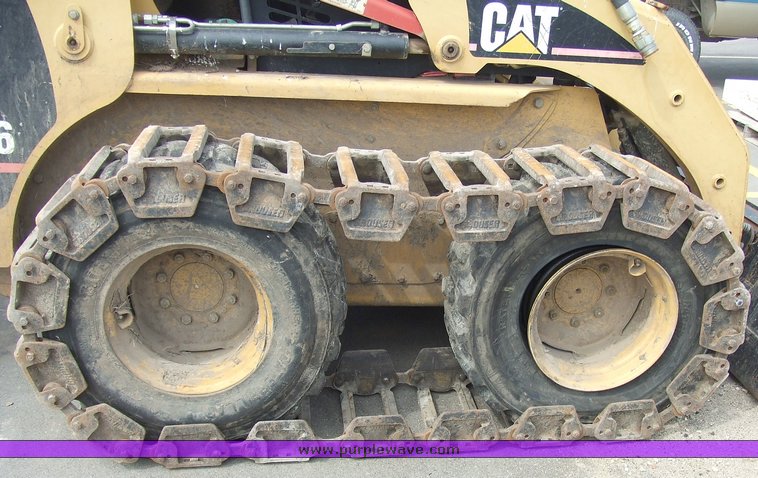 image for item 6668 2000 Caterpillar 246 skid steer