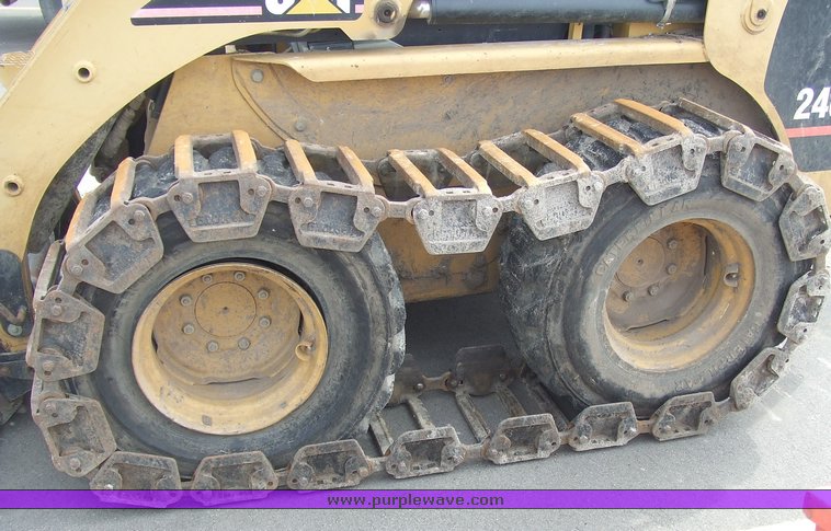 image for item 6668 2000 Caterpillar 246 skid steer