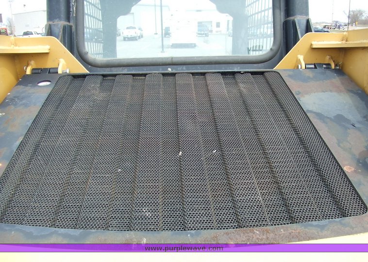 image for item 6668 2000 Caterpillar 246 skid steer