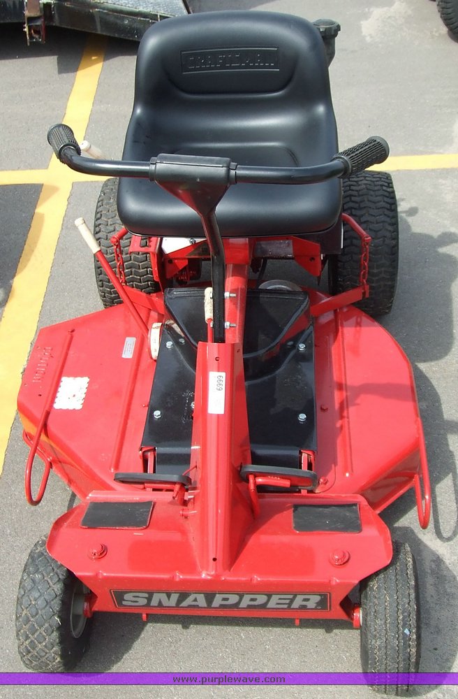 image for item 6669 Snapper lawn tractor