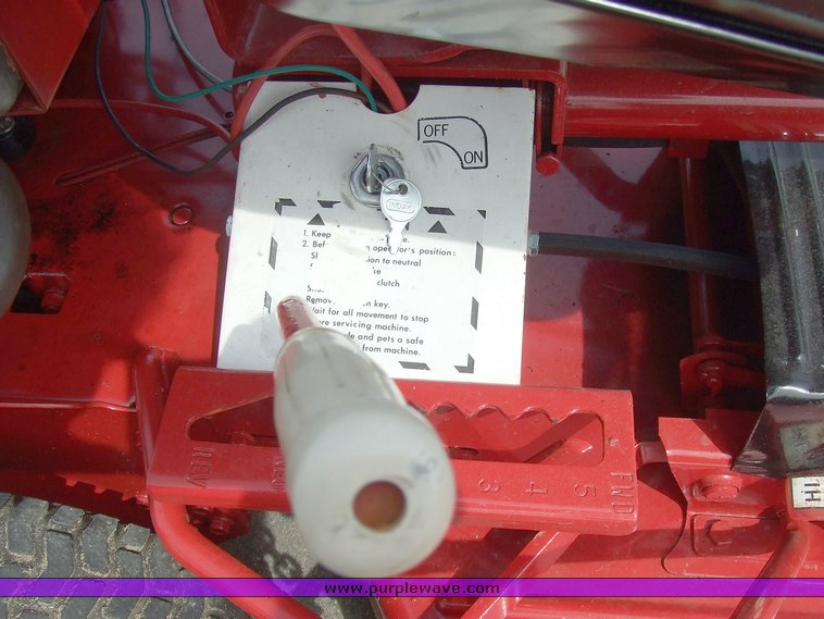 image for item 6669 Snapper lawn tractor