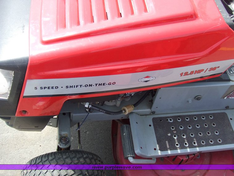 image for item 6671 MTD lawn tractor