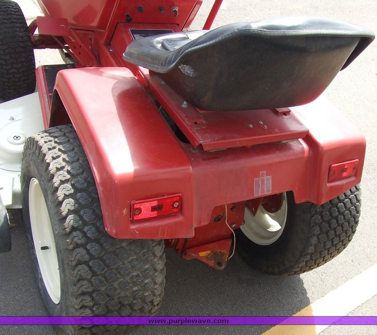 image for item 6672 IH Cub Catet 682 lawn tractor