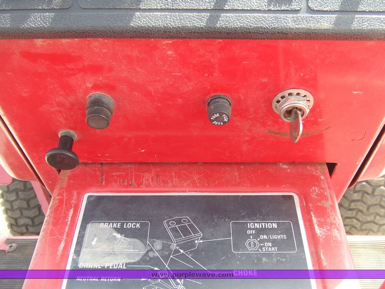 image for item 6672 IH Cub Catet 682 lawn tractor