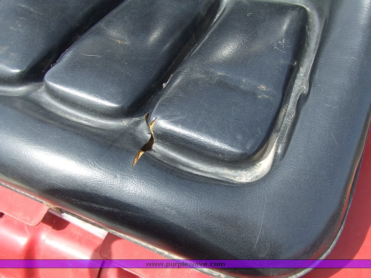 image for item 6672 IH Cub Catet 682 lawn tractor