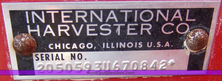 image for item 6672 IH Cub Catet 682 lawn tractor