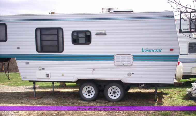 image for item 6713 1996 Aristocrat gooseneck camper