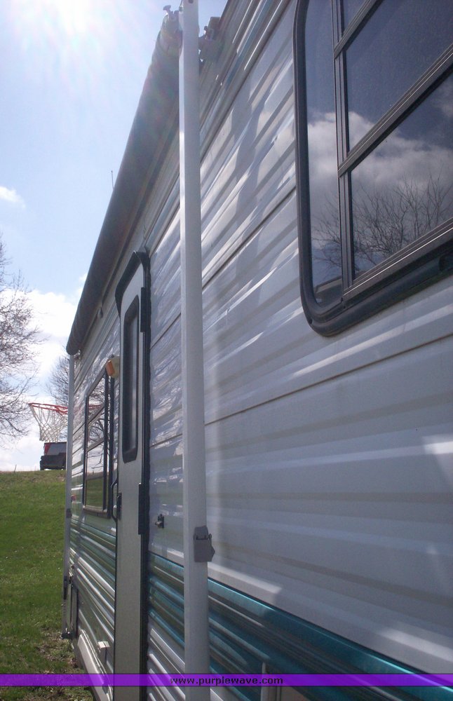 image for item 6713 1996 Aristocrat gooseneck camper