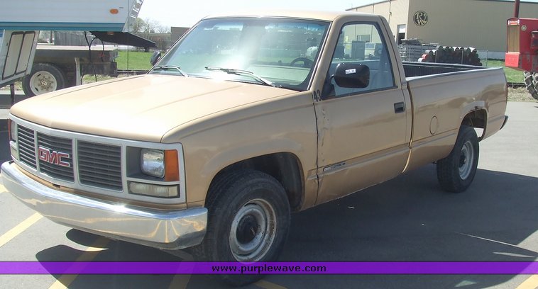 image for item 6718 1988 GMC C1500 pickup