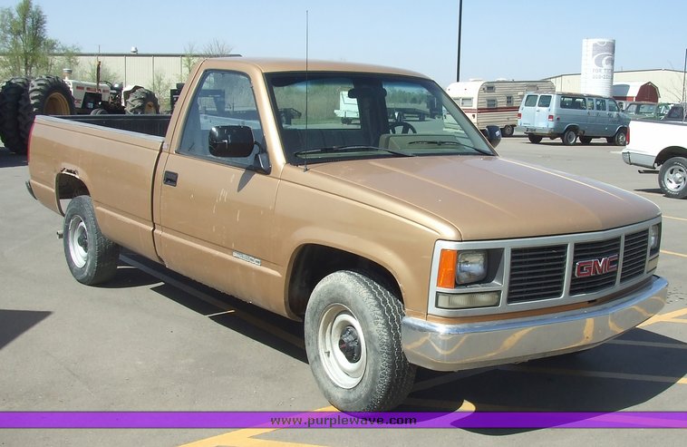 image for item 6718 1988 GMC C1500 pickup